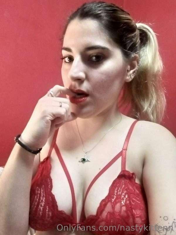 @ifyouwantfun I want to play. Whats do you want to see? 😈  I..