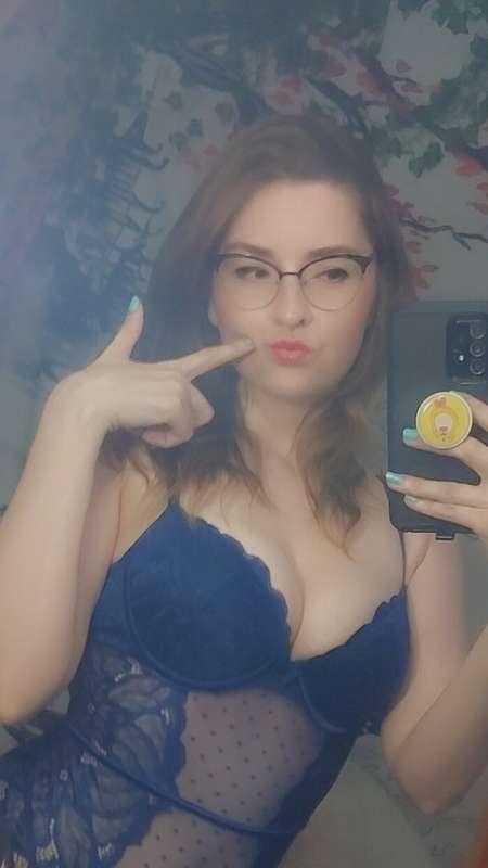 Hi hello I'd love to know if you think I'm cute :3