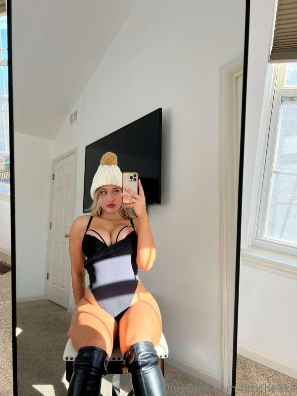Good girls do as theyre told. Dirty girls like it 🤭🖤