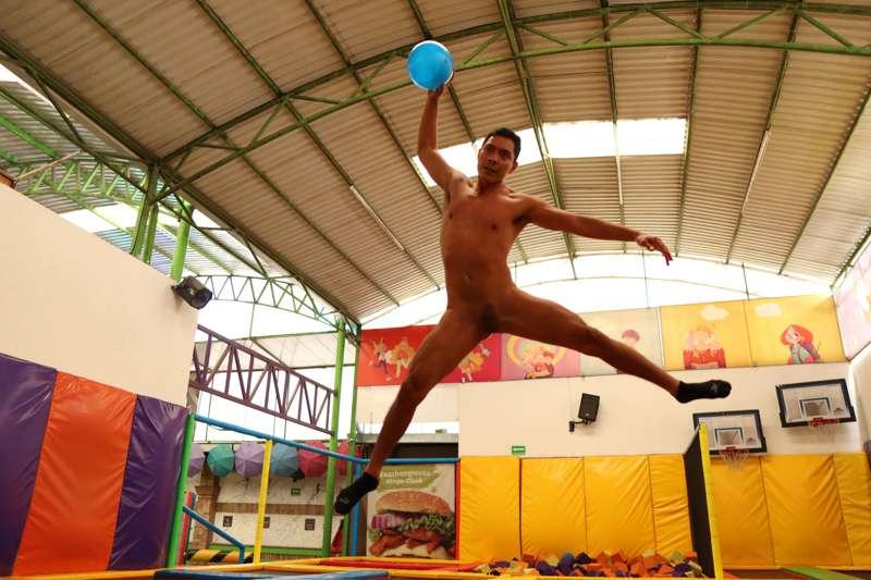 Naked Jumping Park