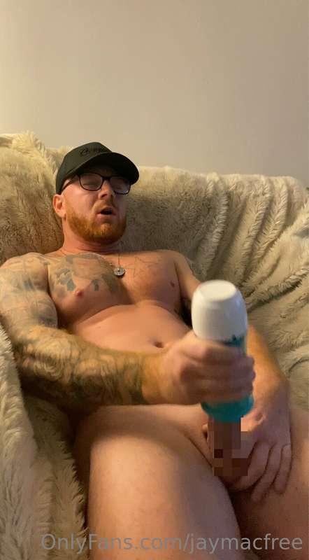 Wanna see me use my Man’s Toy and cum HARD? 👀💦 Unlock this p..