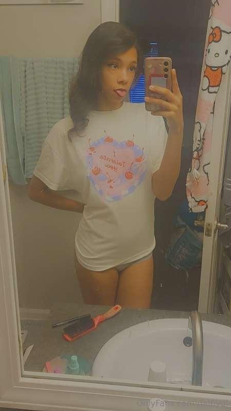 Hello I just woke up 👋🏾👋🏾 [5 photos/2 nude]. Price $10 until..