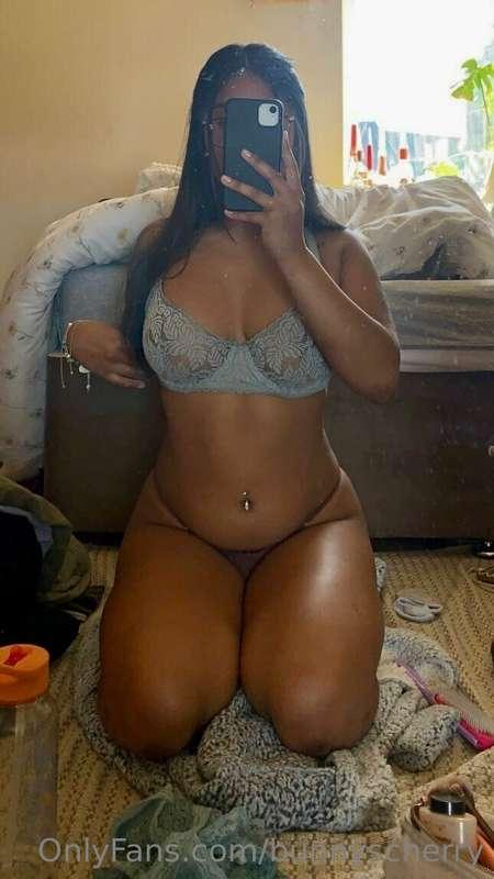 morning loves, from me and my thigh brows 😌😌