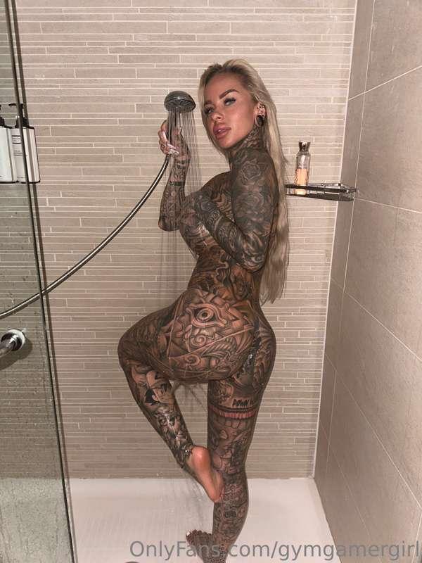 Are you up for a steamy bath together? 🛁😉