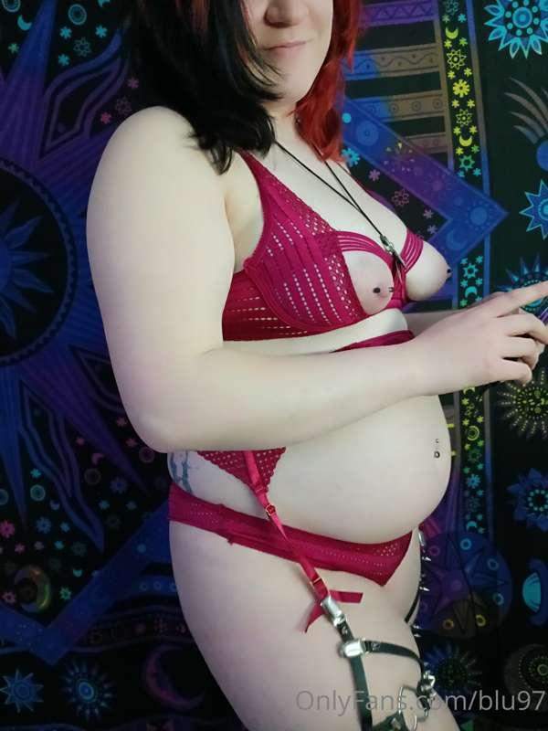 My titties barely fit 🥵 I stuffed myself so good 🥰🥰🥰