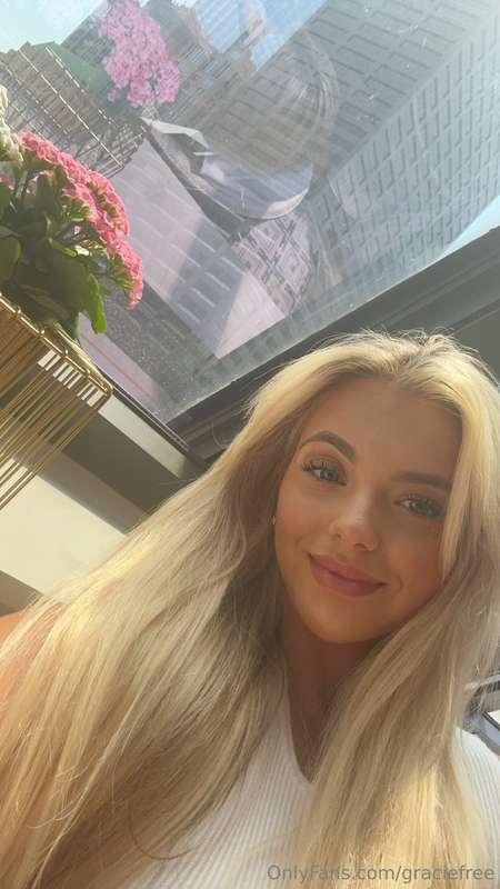 good morning 🌞 i have a surprise for you here https://onlyfa..