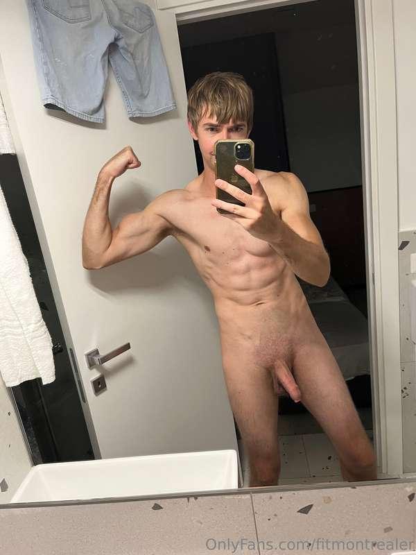 Post run flexing 💪😈🍆