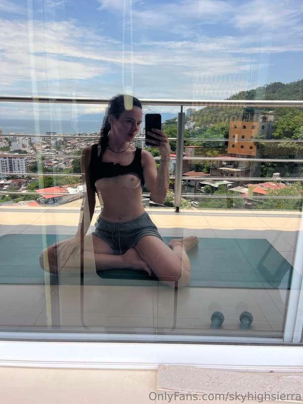 balcony workouts 😌😌😌