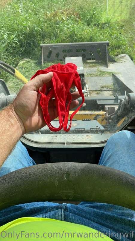 A fan that purchased my wife’s panties sent her this pic of ..