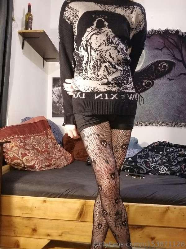 What might be hiding under there... 🤔