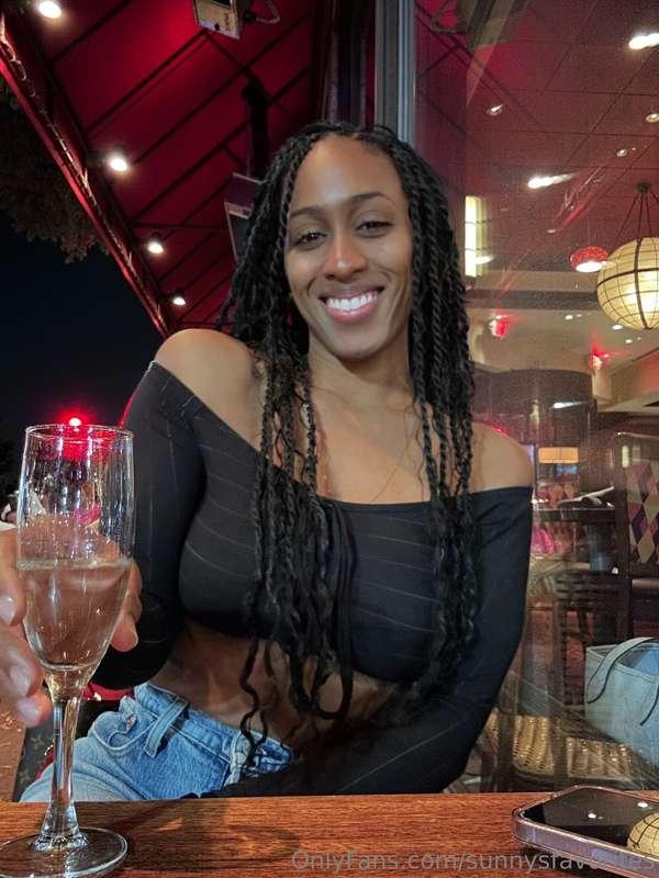 Do you know the difference between Prosecco and Champagne? 🥂..