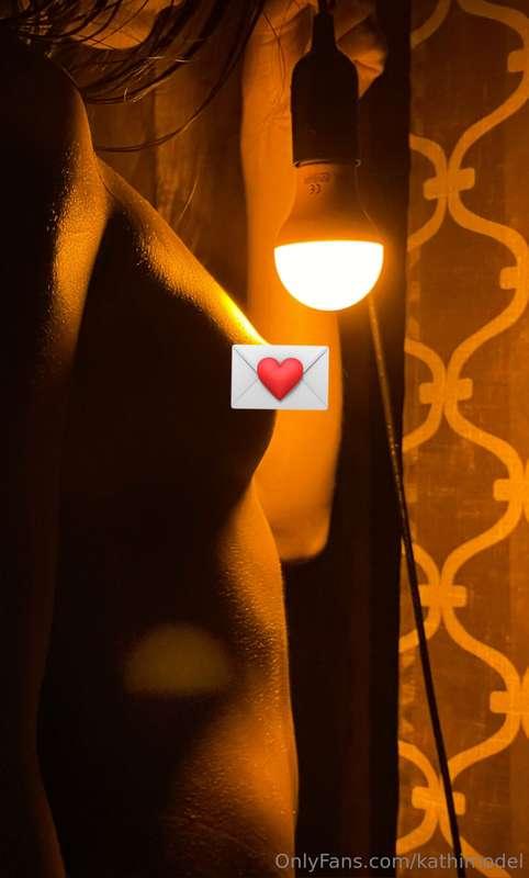 Playing with light 💡 🥵Check your 💌