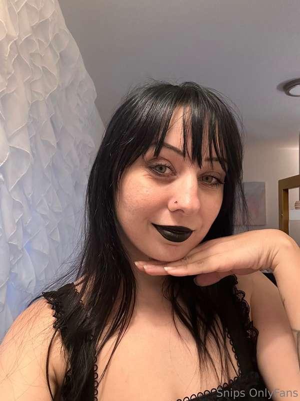 Hi 🖤✨