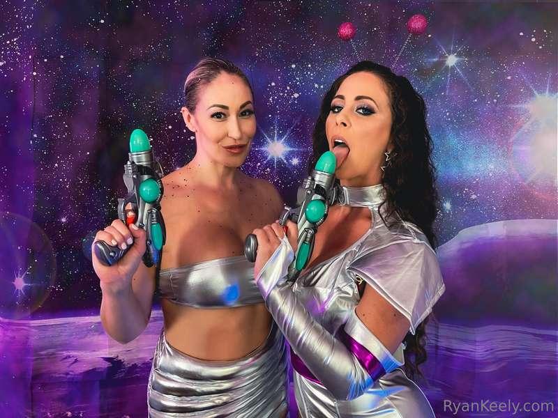 **MAY THE 4TH! 4️⃣ BRAND NEW JOI WITH CHERIE DEVILLE** 😍
⭐ ⚔..