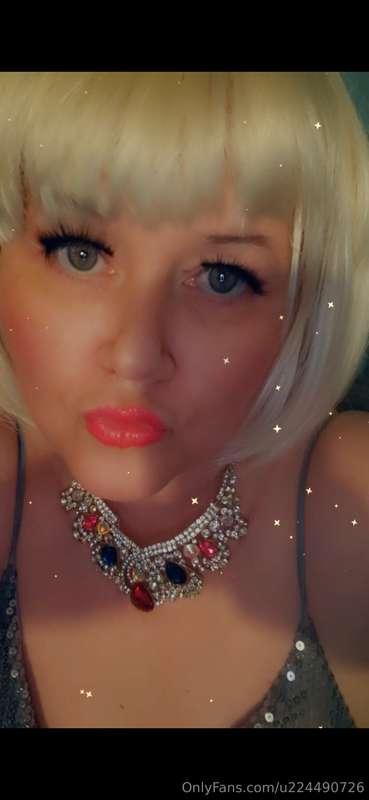 Would u take me out like this baby?? Xx