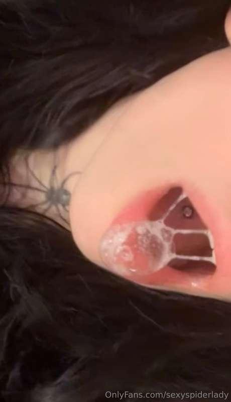 quick clip of me playing with my spit, blowing bubbles🙈