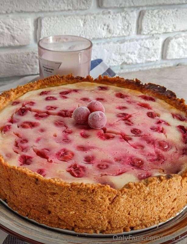 I made a berry cheesecake, what do you think? 🍓🍰 I just can'..