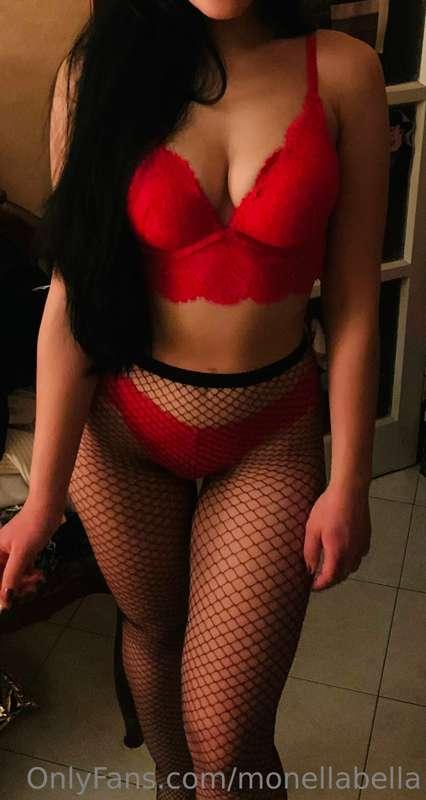 Oggi in rosso ❤️Buona domenica porcelloni,vi aspetto in priv..
