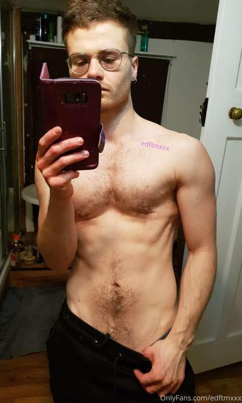 Who's gonna give me a post-workout rubdown?👀