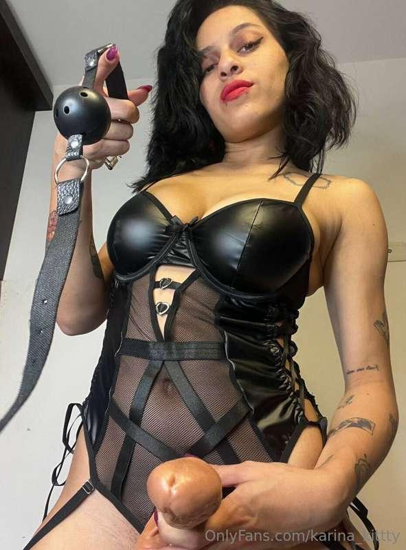 ⛓️ @femdomkate Who do I see 👀, how bloody pathetic you look,..