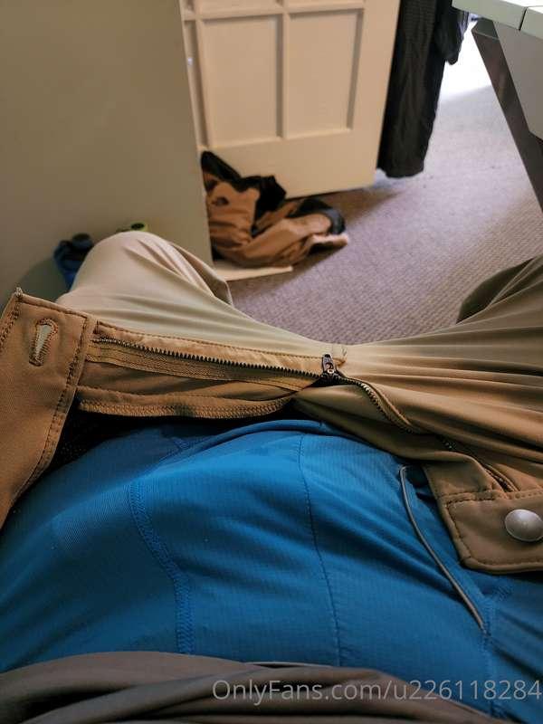 @angelica1xx sent me a few pics while I was at work today! N..