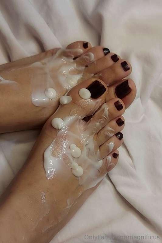 Creamy, sappy, hot...
I love feeling my feet luscious and we..