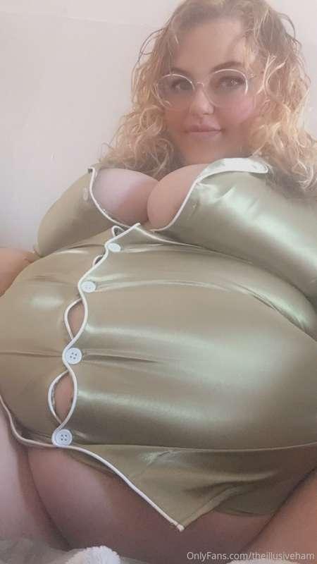 This size 22 nightie was supposed to be loose and flowy... m..