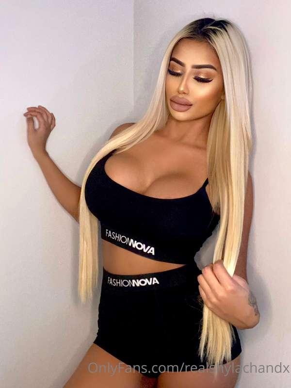 Happy Friday 🥰💗