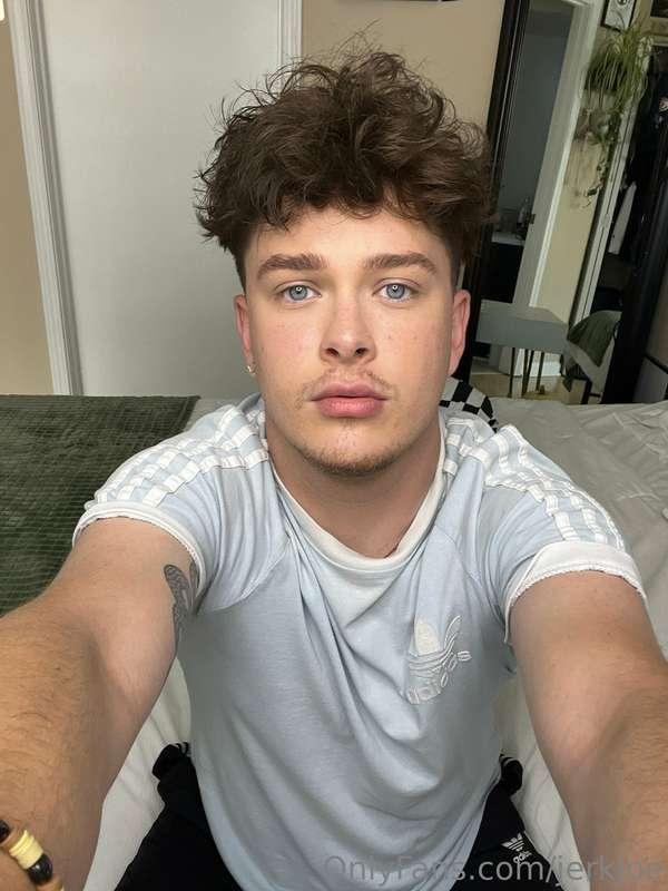 swipe to take my clothes off ;)