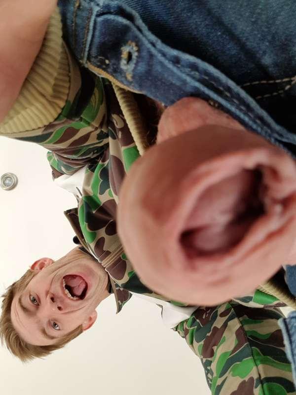 Cock Out Hypebeast 😉

who's dishing out some blowjobs?!?!?!?