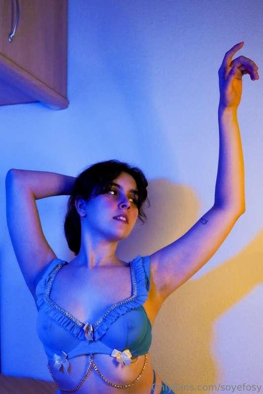 Soy la genio de la lámpara... pide un deseo 🧞‍♀️