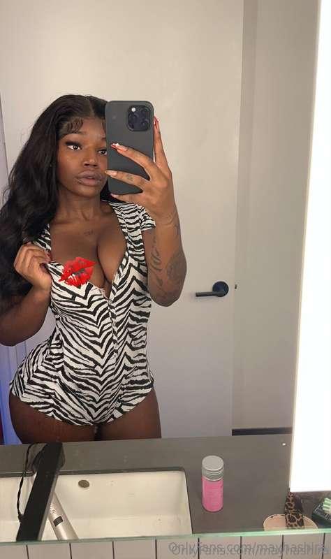 Send me a DM if you wanna see me strip this 💋