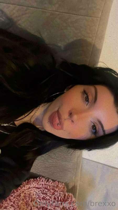 bored and lonely, hmu