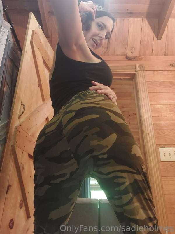 Happy Hump Day🍑 Are you ready for the surprise?😈
