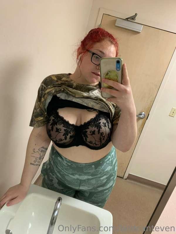 Rough and sweaty day at work, want more? Message me😝