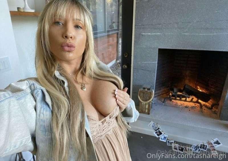 It's titty Tuedsay!! Check your DMs for a special titty bund..