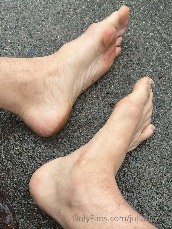 👣 Like this if you want more feet 👣