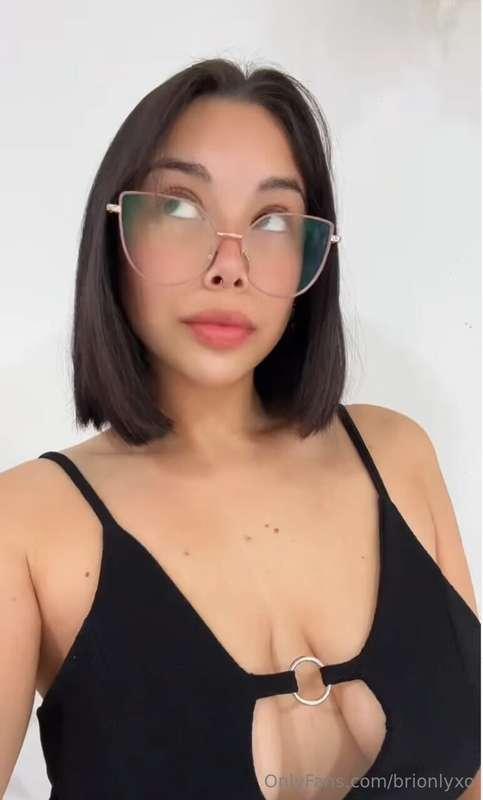 Your favorite big titty latina is ready to play 😈❤️
