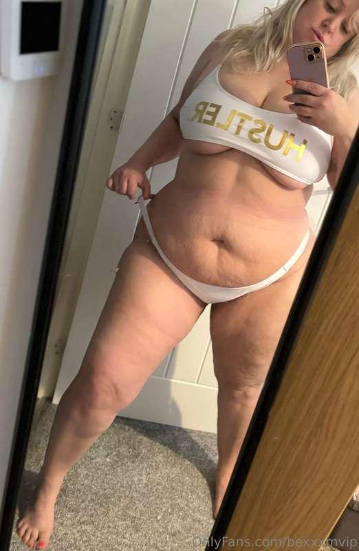 Can you tell I like this bikini? Can’t wait to wear it in th..