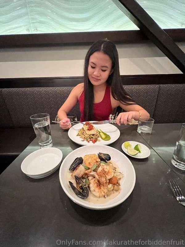 Seafood is the way to my heart 🐟🍤🦪🐟