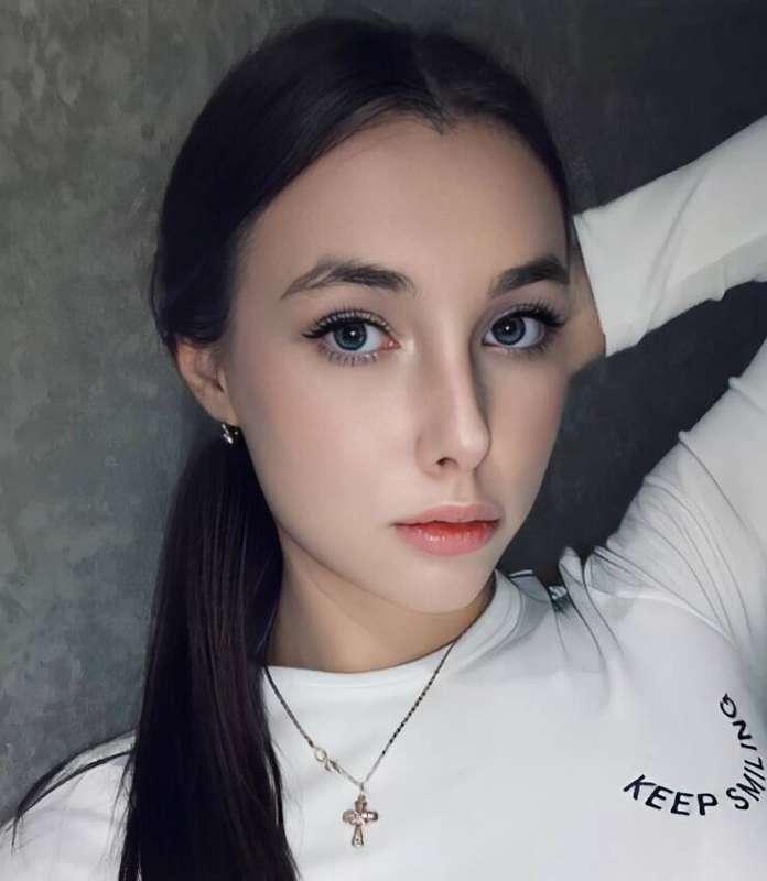 💛FREE TO SUBSCRIBE @renata_r 💛This ❗️18YO ❗️cute girl is abl..