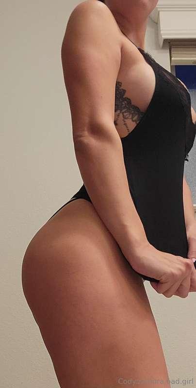 Happy Friday. Here's some boobies to start your day!