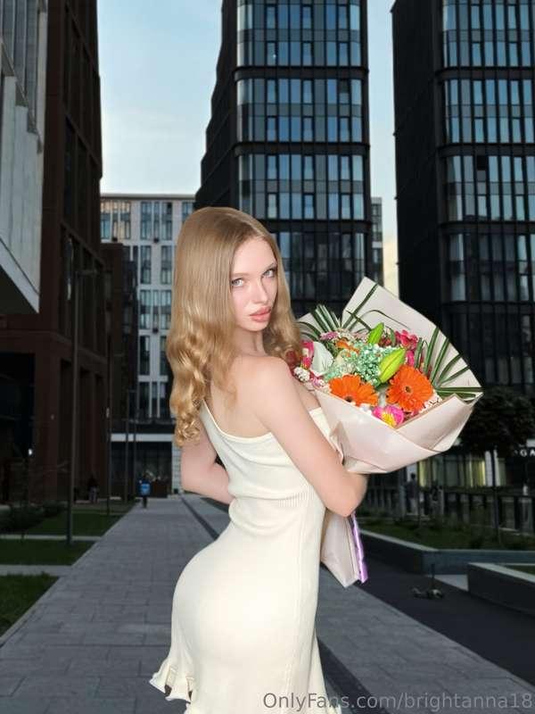 brightanna18 image #0