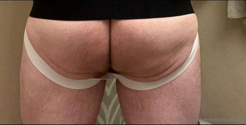 Who’s in need of a tight white ass?! 😈Big cocks apply below!..