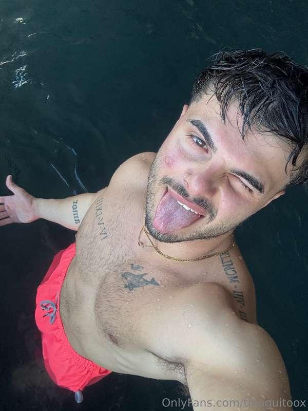 😋Hey daddy, how's your day going? Do you want to get wet wit..