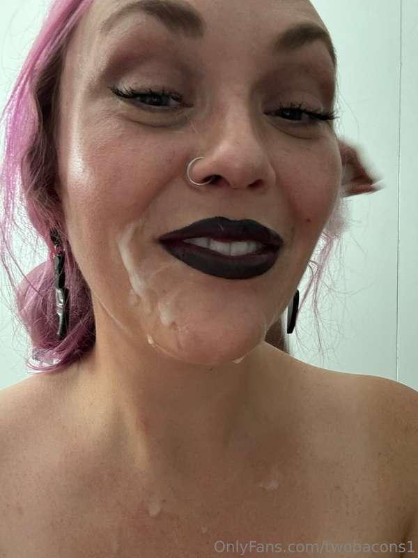 Wanna see how I got all this cum on my face? 😏Video dropping..