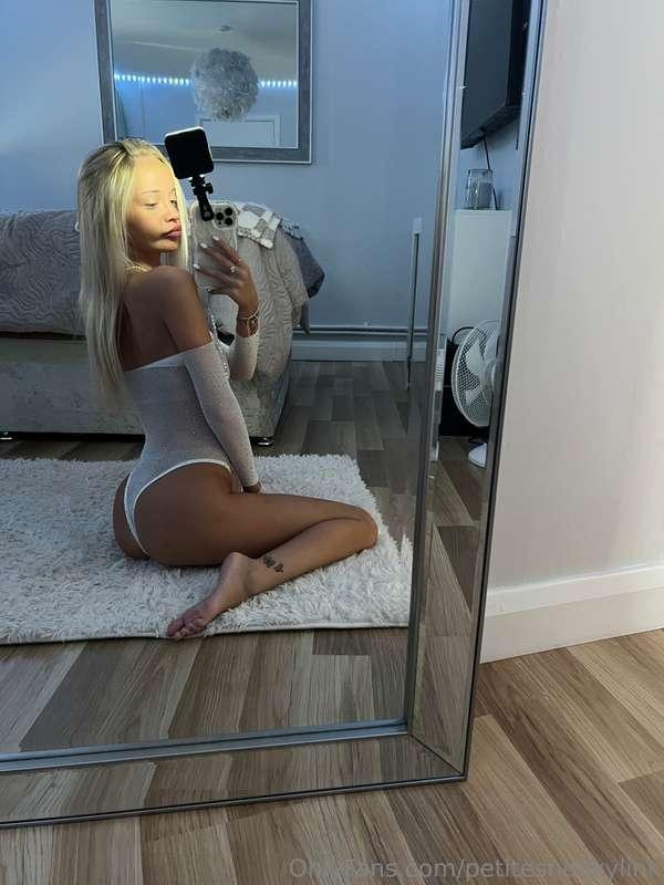 Your petite lil princess 👸🏼