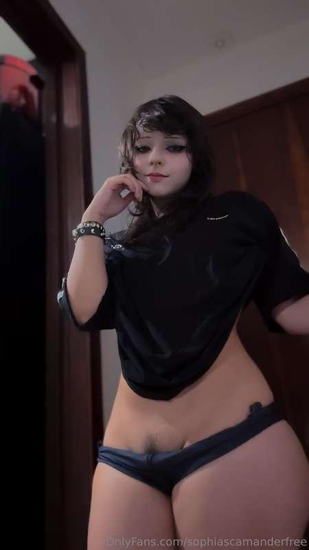 hi >..<