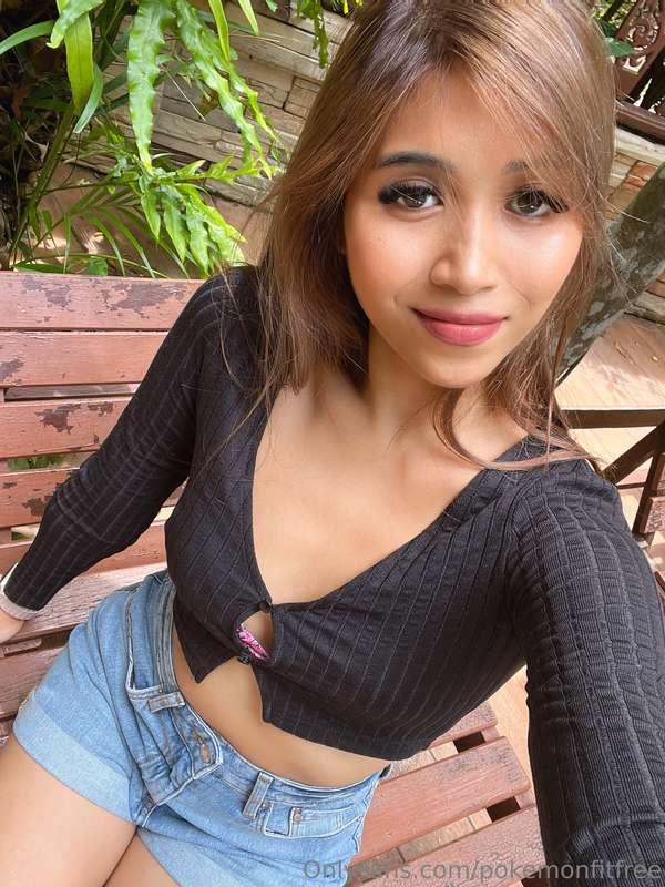 Would love to chat a little in my DMs 💗