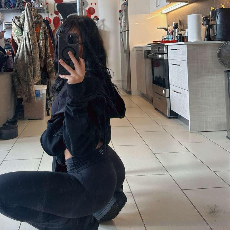 hiii!! I know you guys have been missing me so much and I wo..